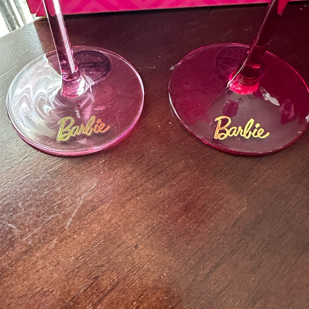 NIB Dragon Glassware x Barbie Champagne Flutes, Pink and Magenta Set of 2 - Picture 3 of 9